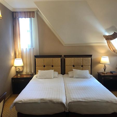 Villa Hotel 데브레첸 외부 사진