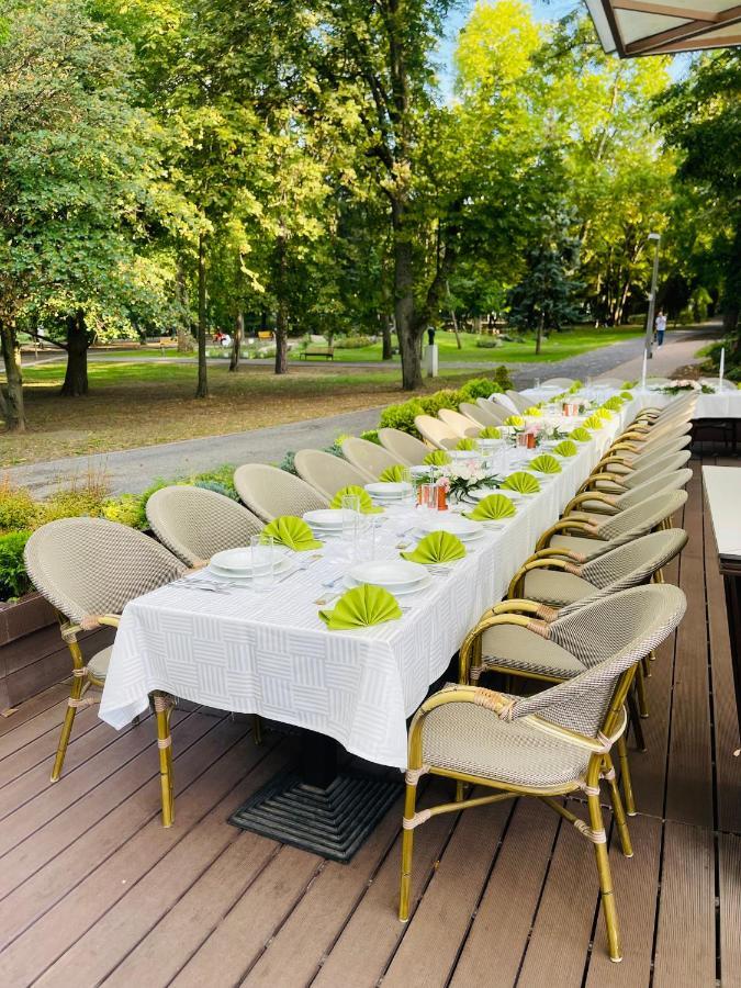 Villa Hotel 데브레첸 외부 사진