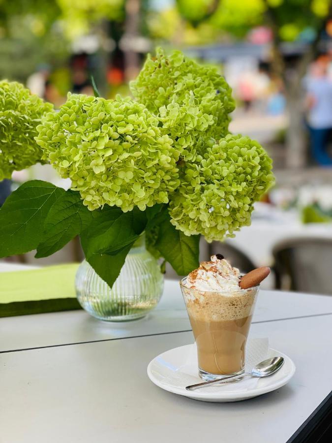 Villa Hotel 데브레첸 외부 사진
