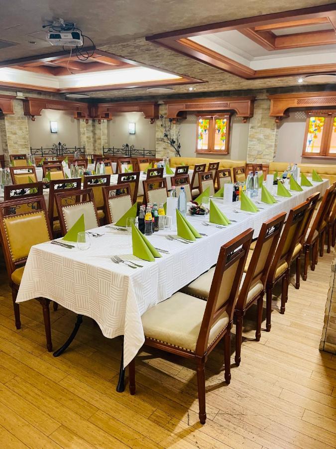 Villa Hotel 데브레첸 외부 사진