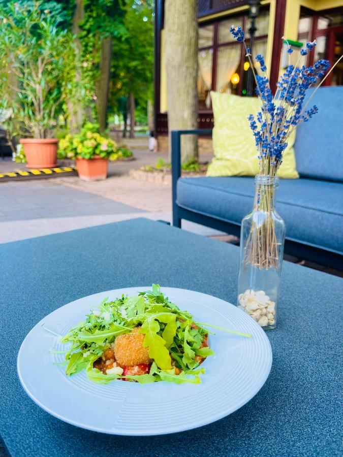 Villa Hotel 데브레첸 외부 사진
