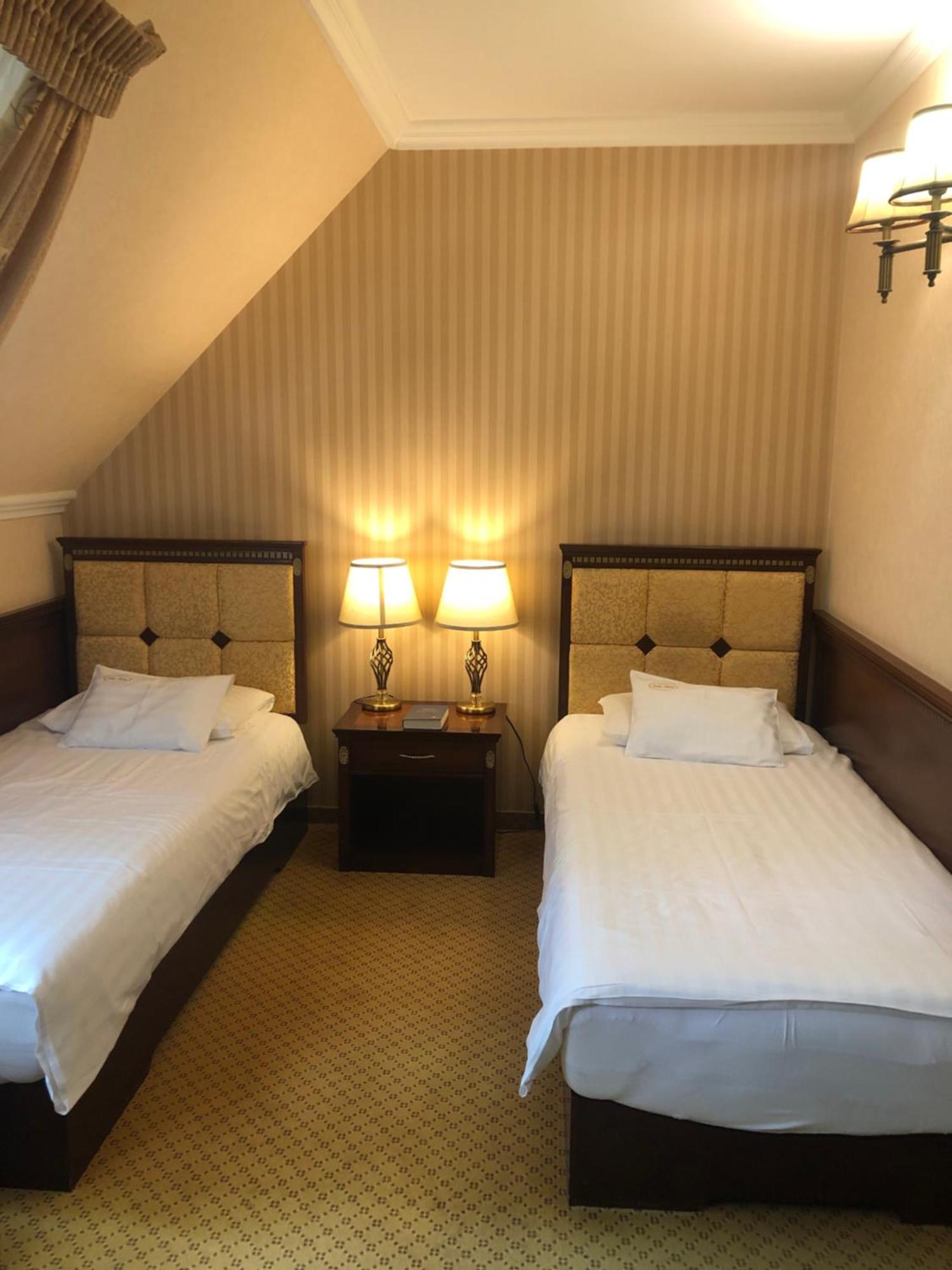 Villa Hotel 데브레첸 외부 사진
