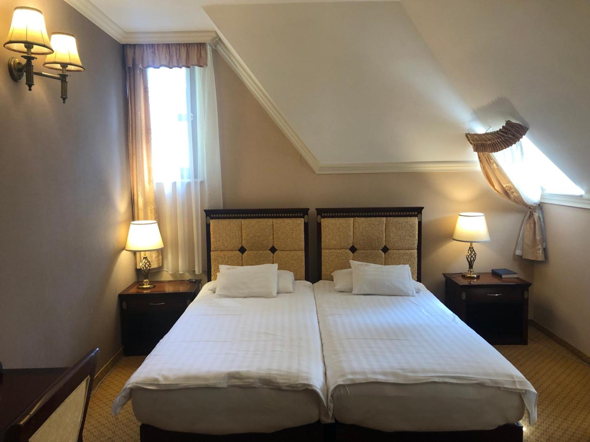 Villa Hotel 데브레첸 외부 사진