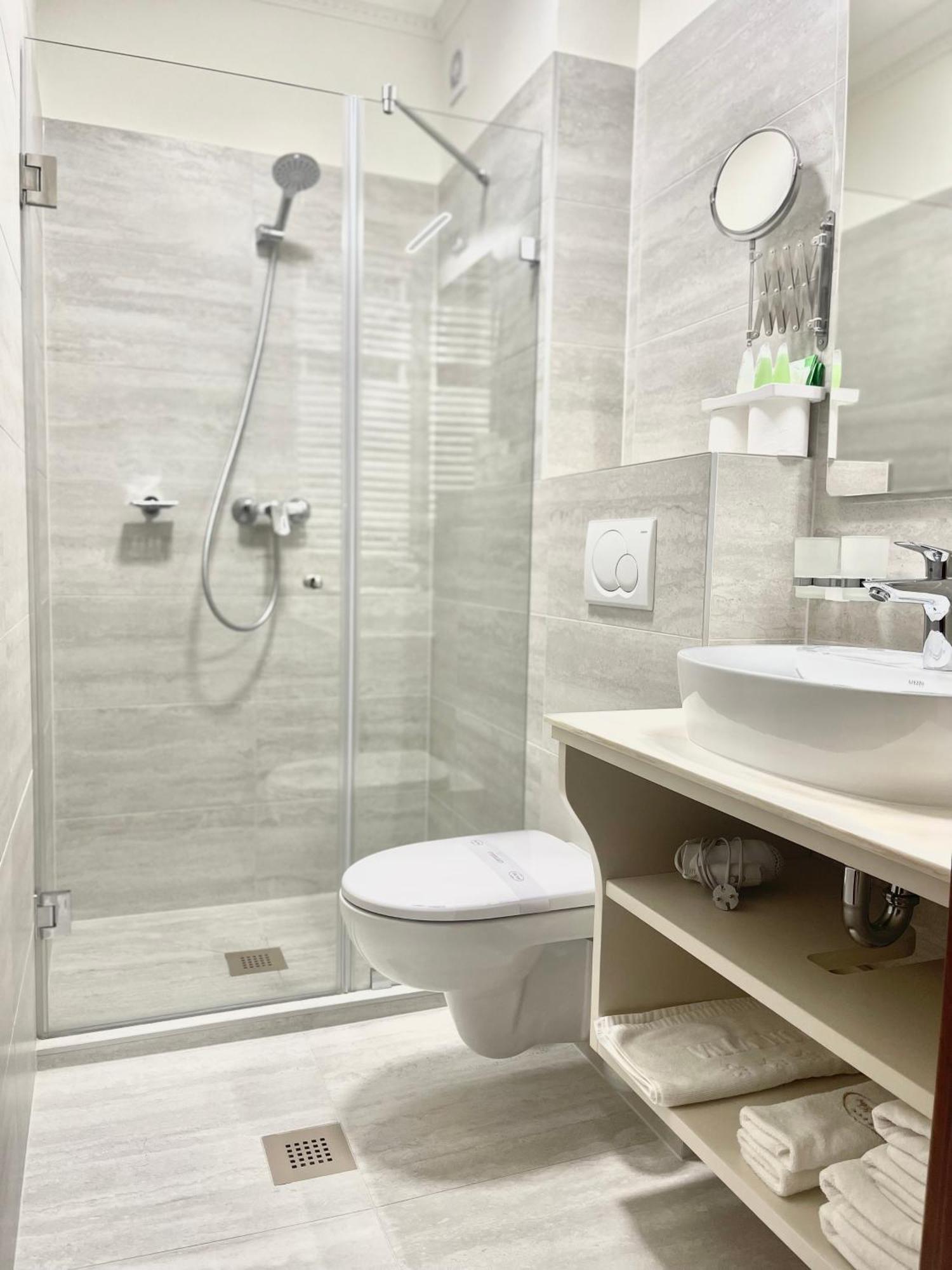 Villa Hotel 데브레첸 외부 사진