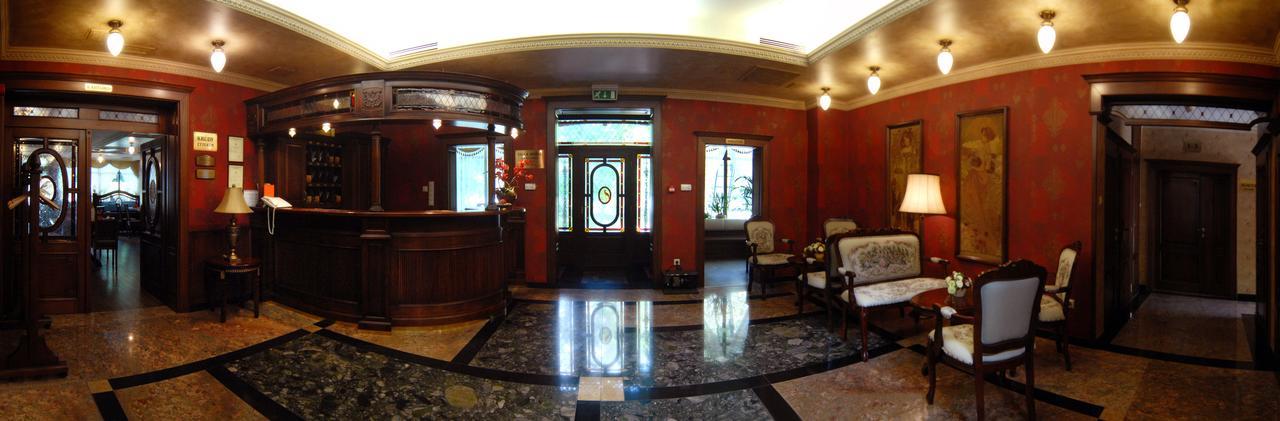 Villa Hotel 데브레첸 외부 사진